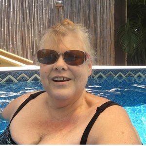 Meet your Posher, Debra